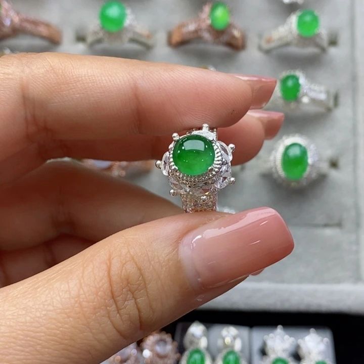 翡翠戒指未镶嵌蛋面