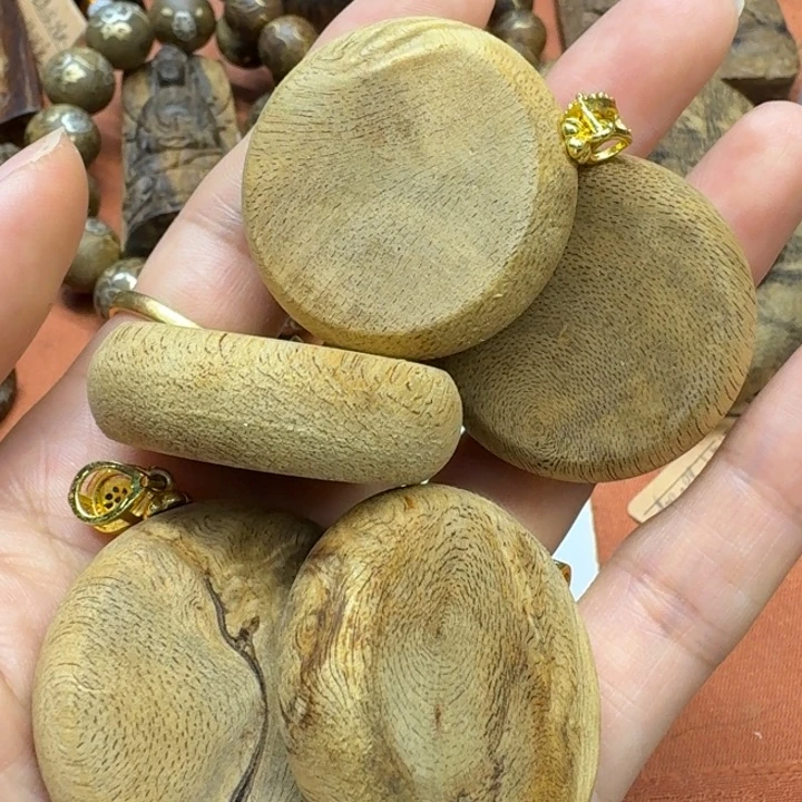 大叶紫檀（黑酸枝木类）