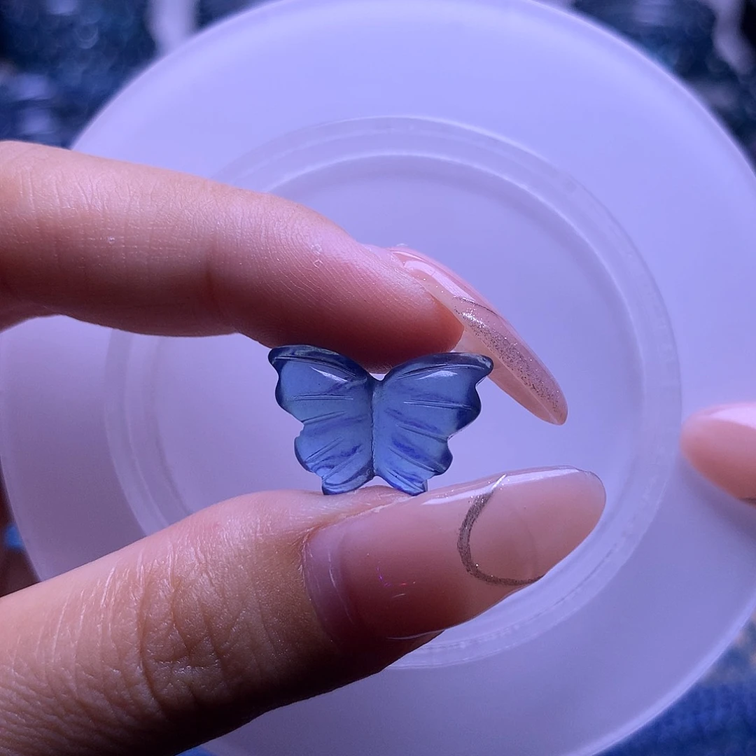 天然辰砂海蓝宝蝴蝶
