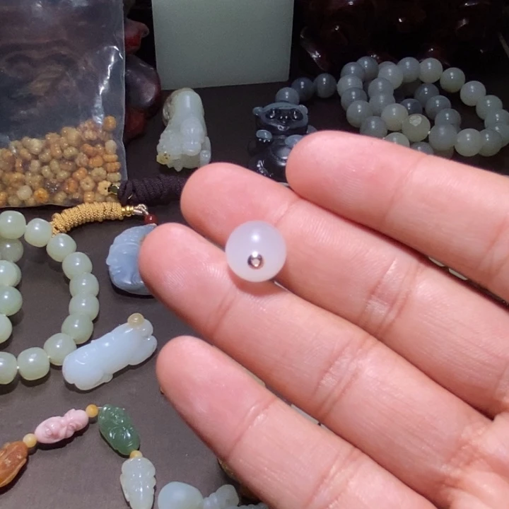 老***号和田玉18K金镶嵌颈饰