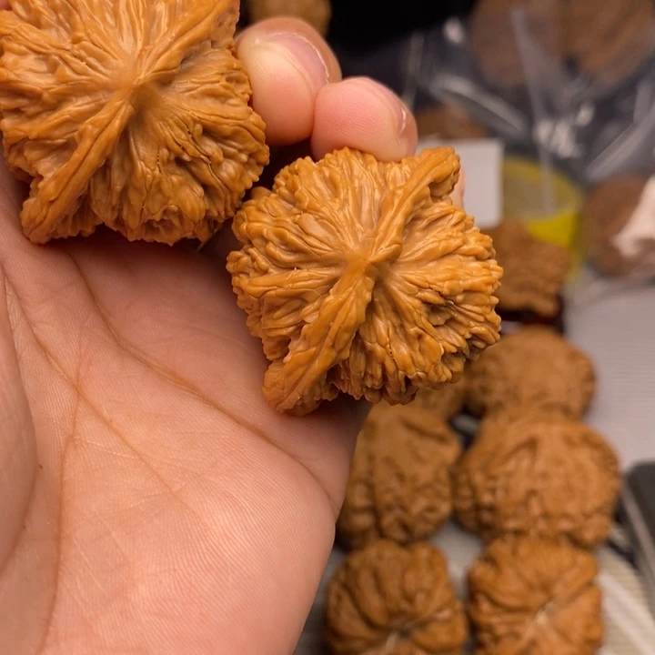 吊坠文玩核桃?***?四座楼狮子头