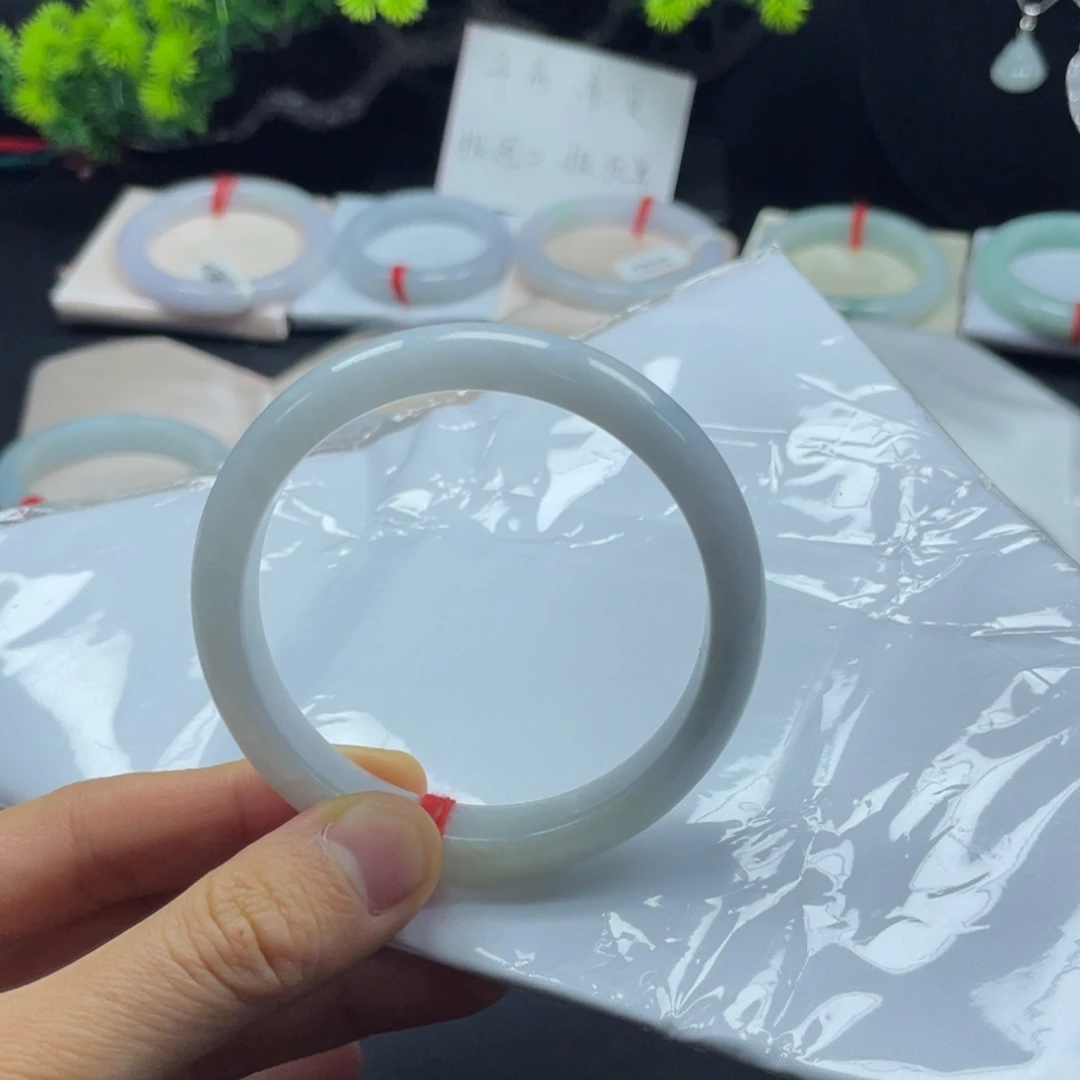 未镶嵌手镯翡翠天然翡翠手镯