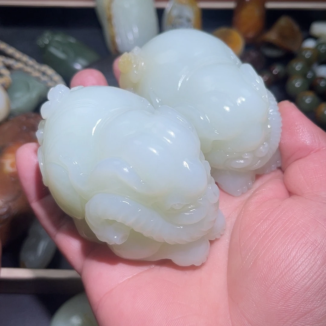 老***人和田玉未镶嵌颈饰