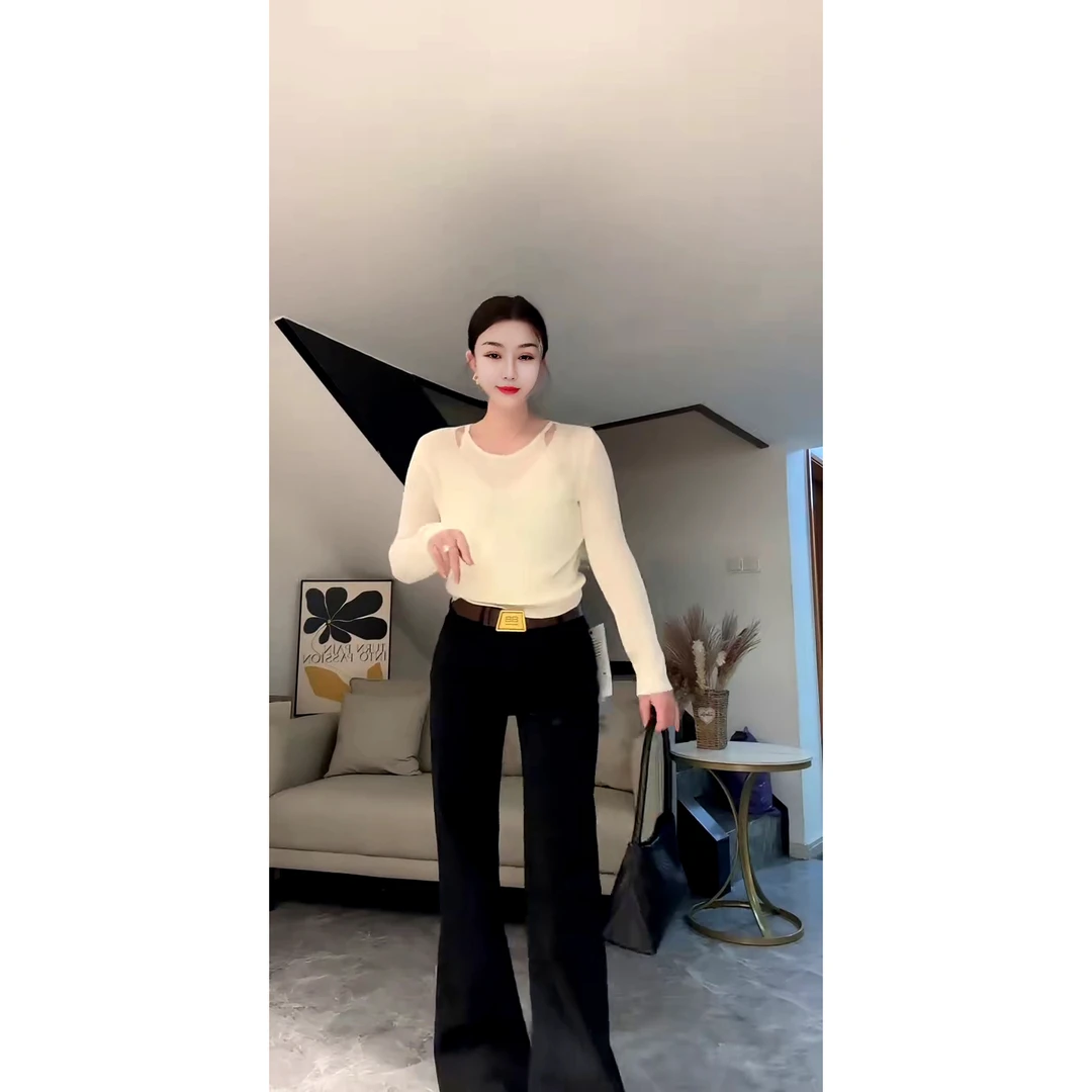 秋季新款时尚洋气V领假两件套头长袖针织衫