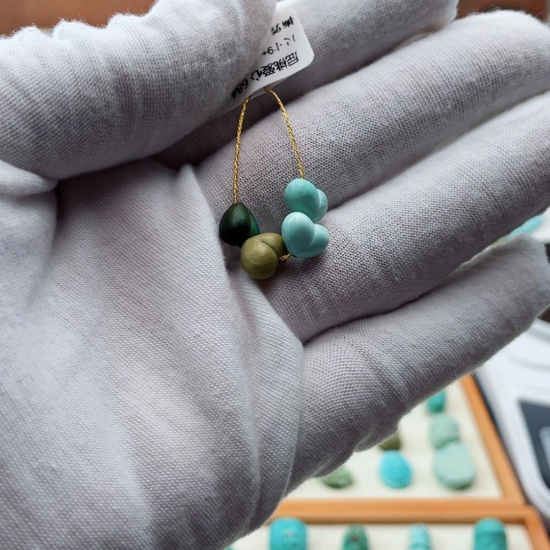 绿松石未镶嵌珠宝奇石