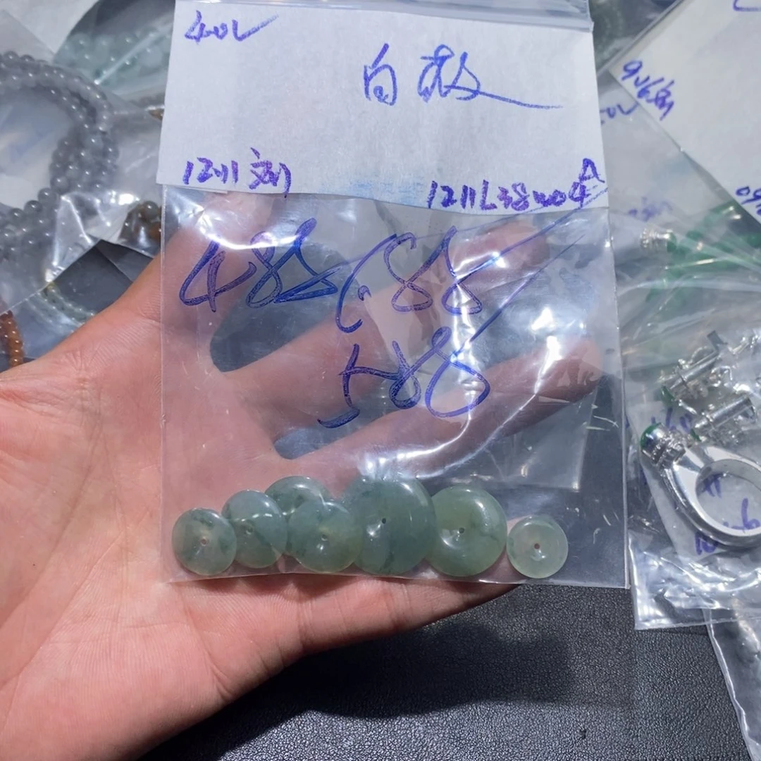 定制翡翠未镶嵌白*