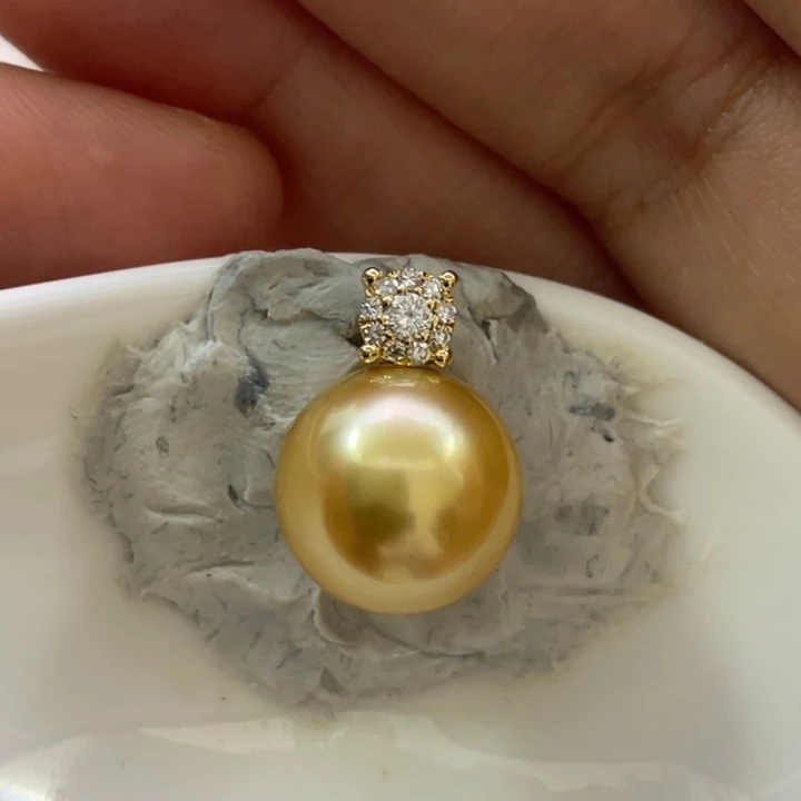 18K金镶嵌海水珍珠吊坠(赠链)11.6mm