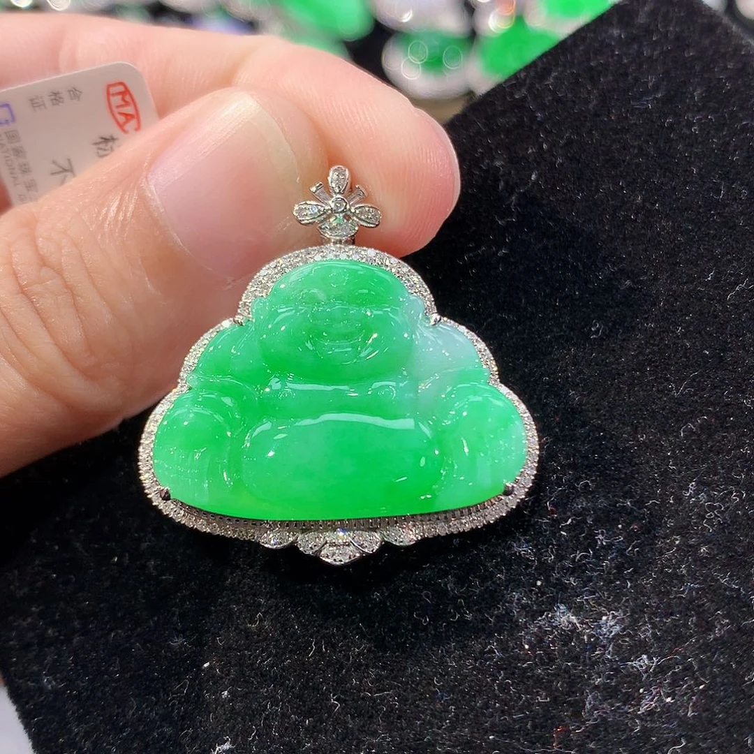 翡翠18K金镶嵌颈饰