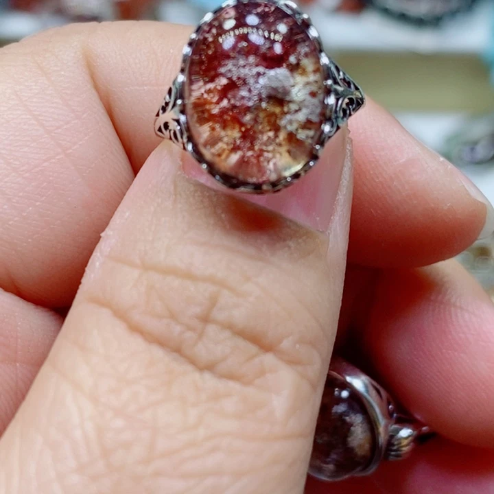 未镶嵌颈饰水晶风****?水晶