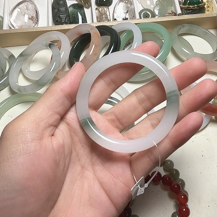 和田玉未镶嵌手串