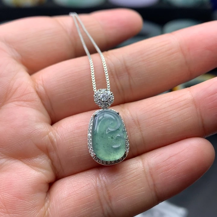 翡翠颈饰未镶嵌多样性