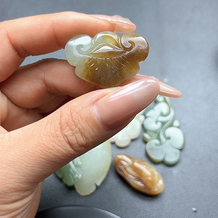 【闪购商品】颈饰未镶嵌和田玉
