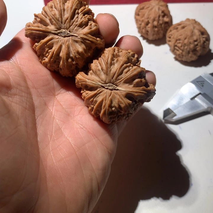 把件文玩核桃球白