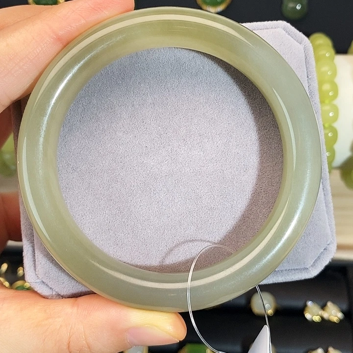 和田玉未镶嵌手镯圈口56