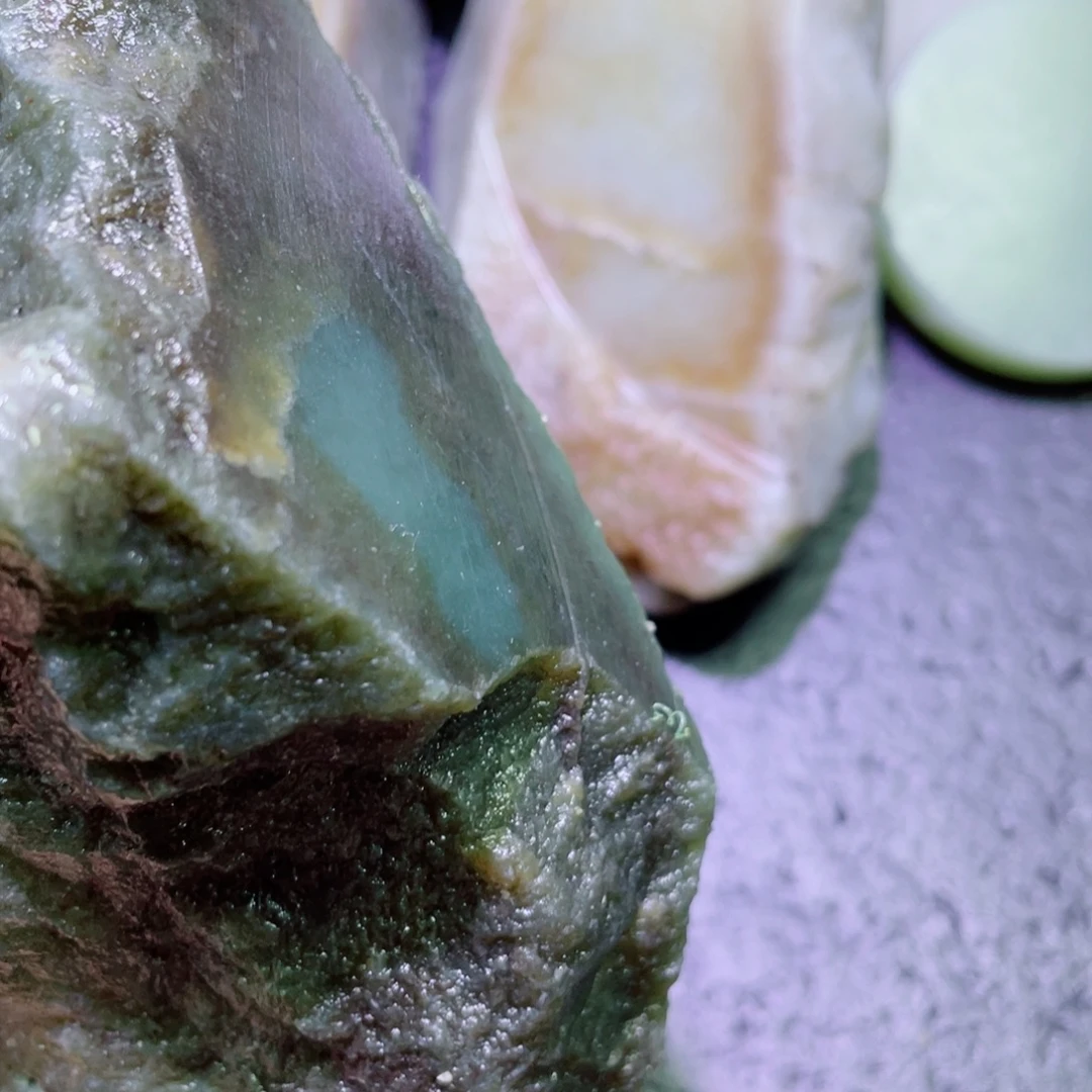 和田玉未镶嵌珠宝半成品