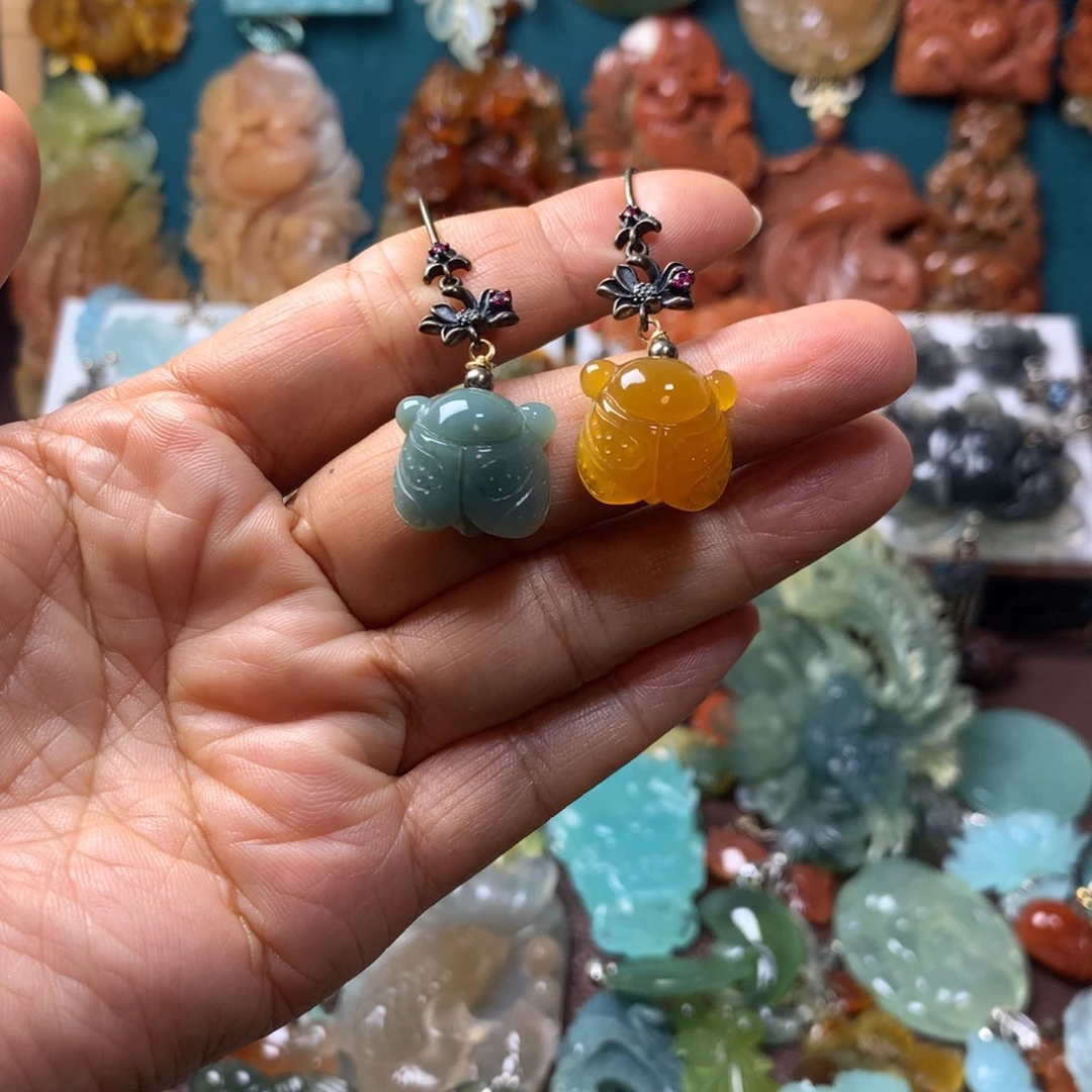 蛇纹石玉未镶嵌耳坠