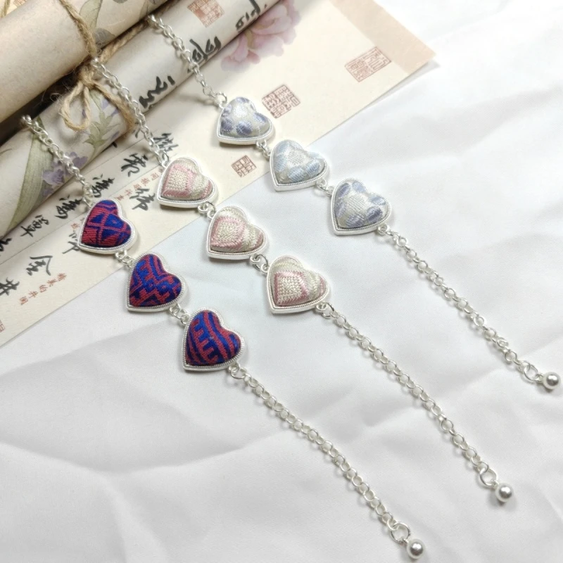 合金布艺手链 非遗壮锦手工缝制ins爱心手链饰品百搭小众纪念品