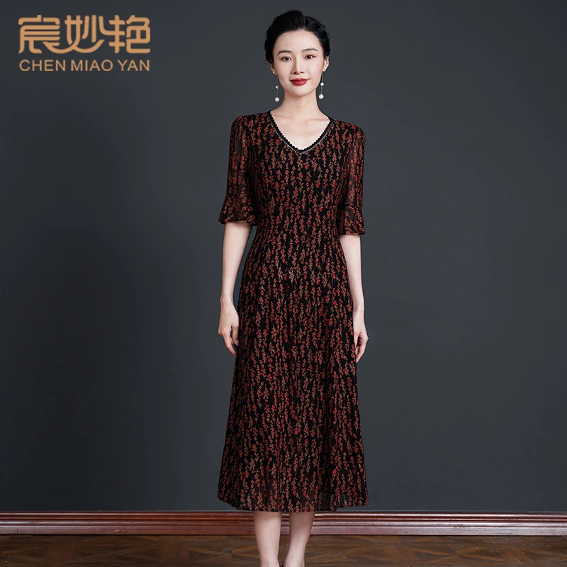 2025新款女装连衣裙洋气妈妈装时尚穿搭气质台湾纱雪纺碎花裙子