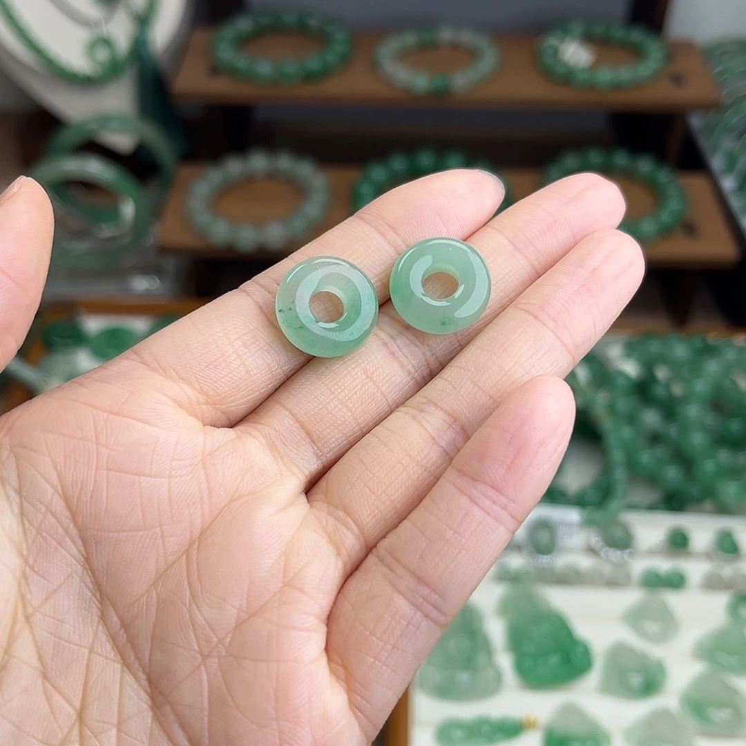 石英质玉（非洲翠）未镶嵌吊坠(不含链)甜甜圈一对