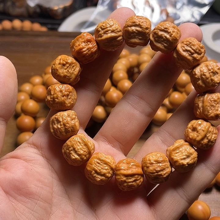 开****猴头核桃手串泛油款金蟾