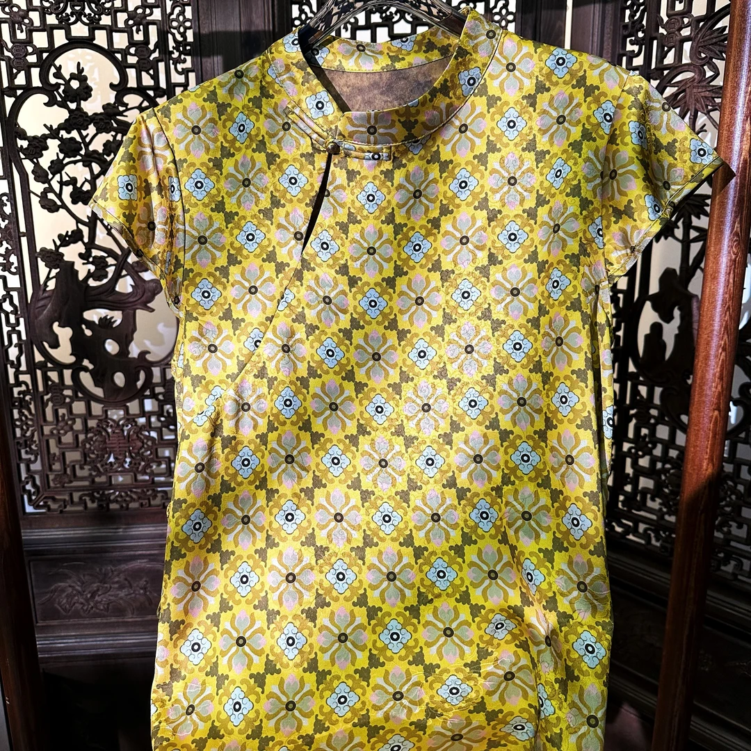 新款国风斜襟立领黄色宝相飞袖连衣裙