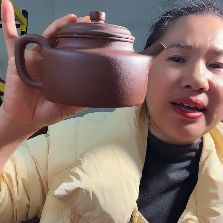 苏***家茶壶紫砂紫泥底槽青德中400cc