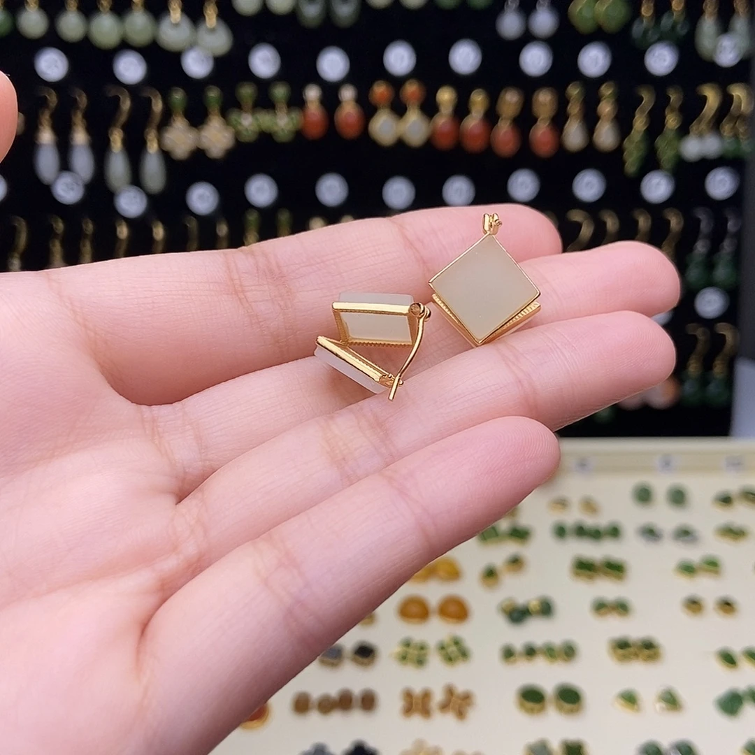 旺***仙和田玉银S925镶嵌耳饰