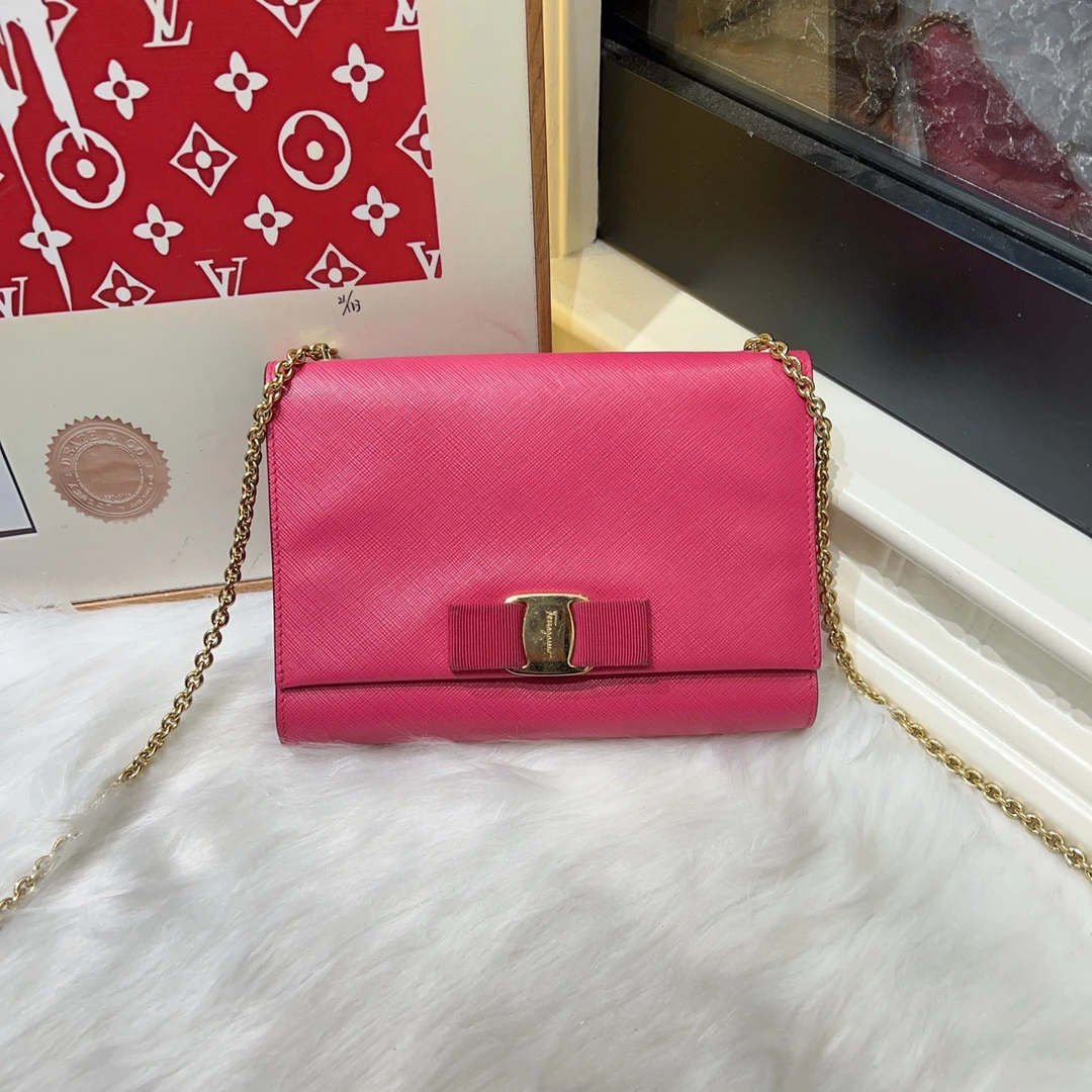 95新 FERRAGAMO/菲拉格慕 菲拉格慕woc单肩包 a6120