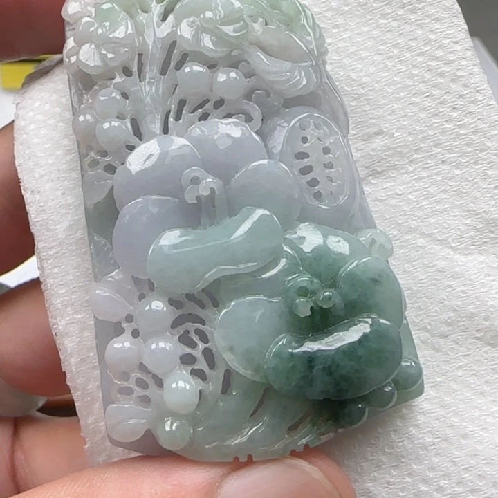 翡翠颈饰未镶嵌花开富贵