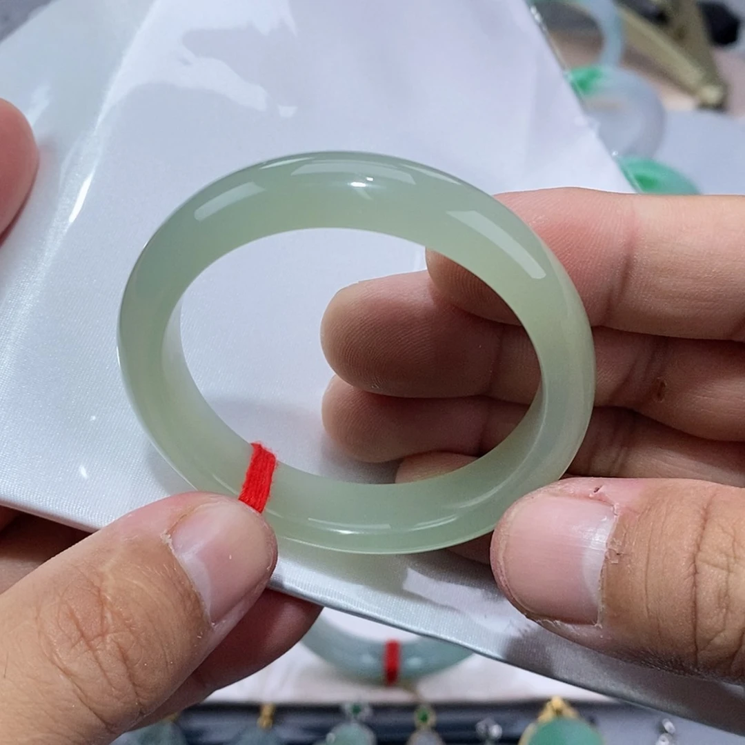 【闪购商品】未镶嵌手镯和田玉