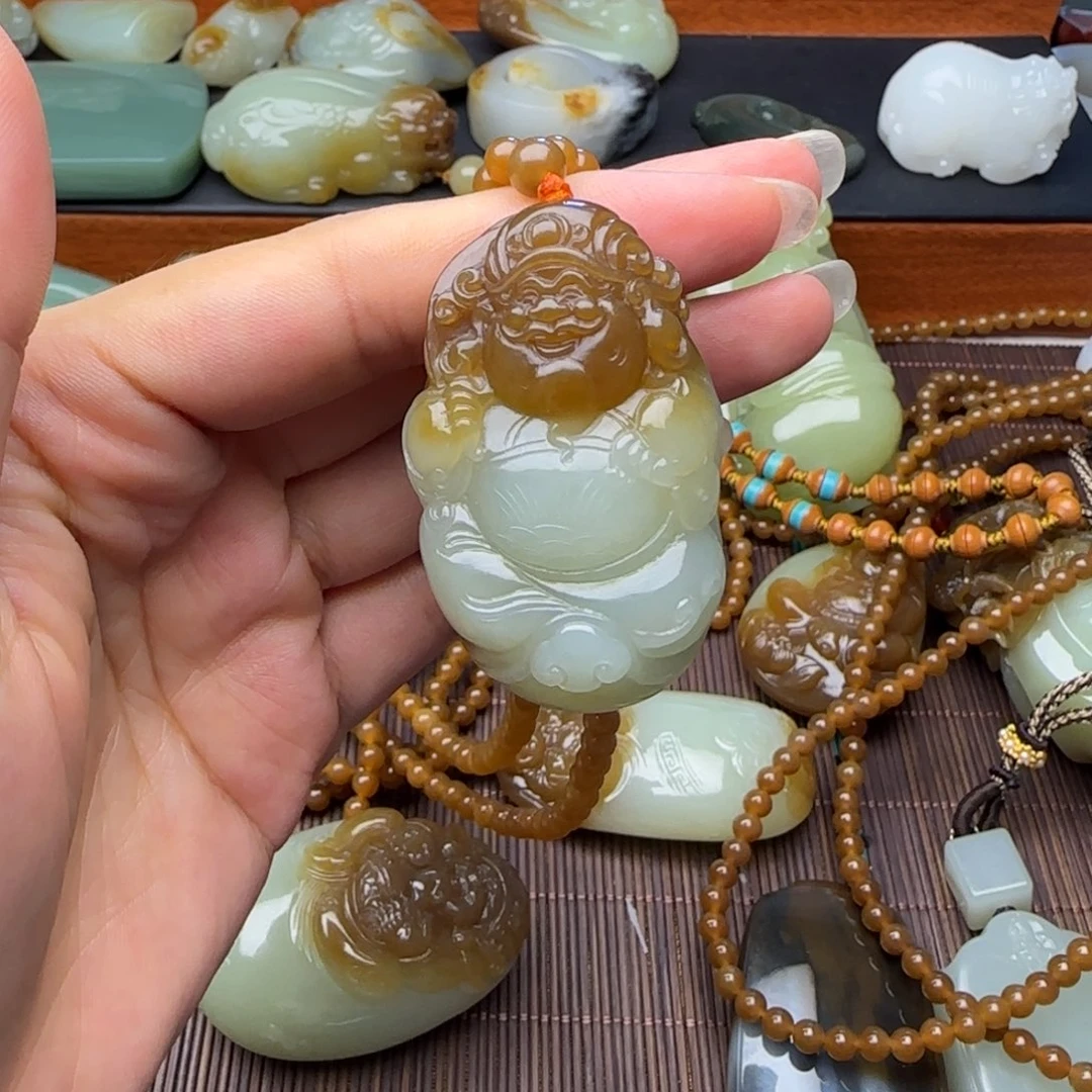 虎***·未镶嵌和田玉（糖玉）挂件