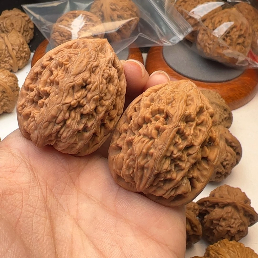 文玩核桃吊坠虎头王37