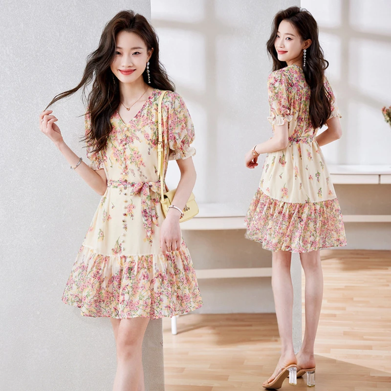 2024年夏季新款花色泡泡袖显瘦减龄V领短袖连衣裙