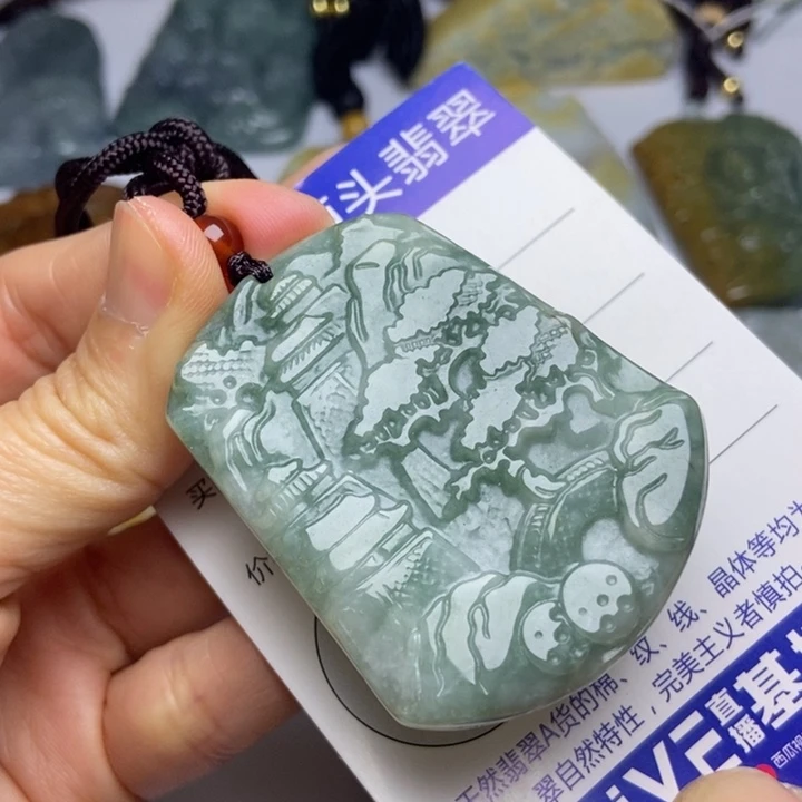 翡翠颈饰未镶嵌翡翠