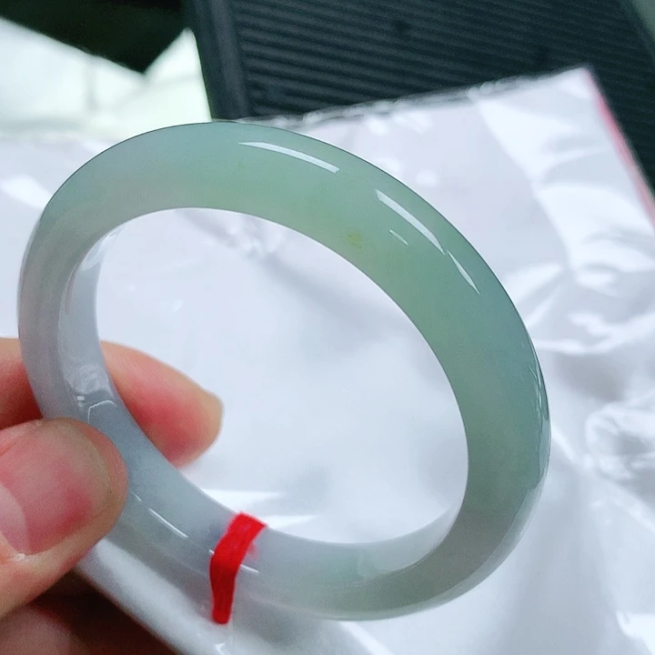 翡翠手镯（圆镯）未镶嵌翡翠手镯未镶嵌