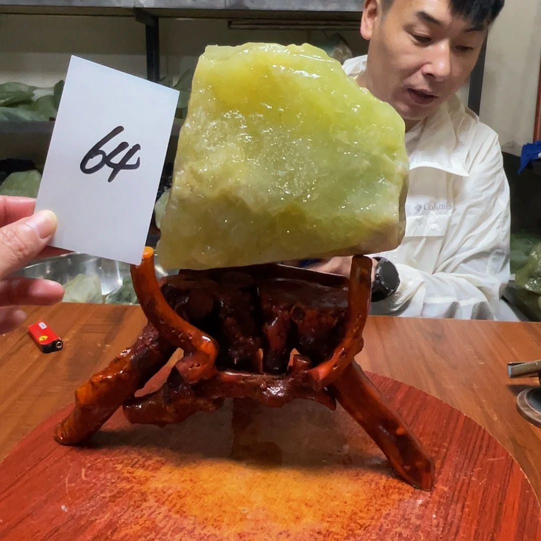 蛇纹石玉未镶嵌原石