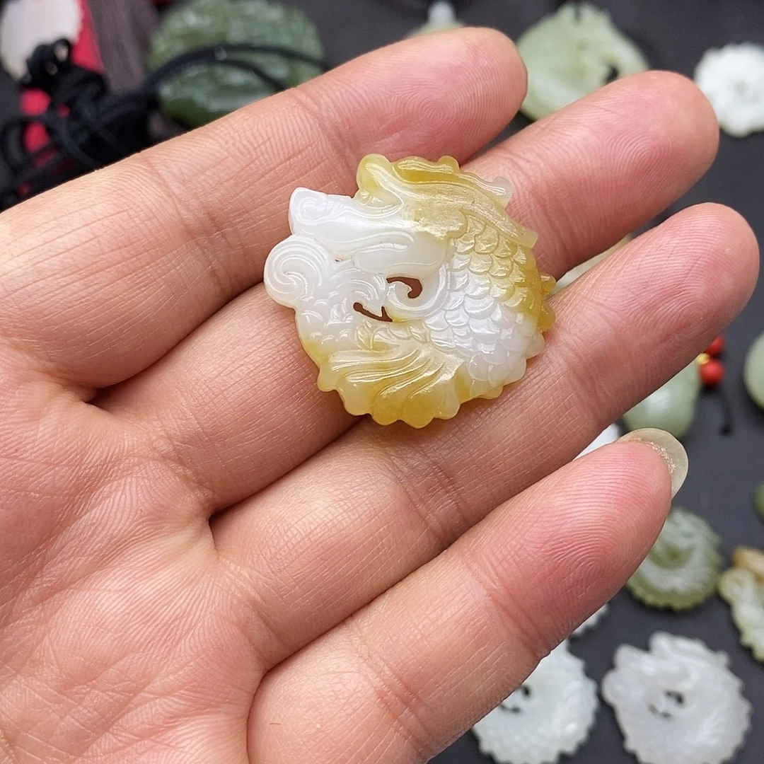 马***9和田玉未镶嵌颈饰