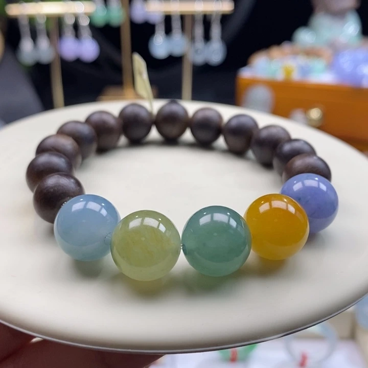 沉香木手串翡翠多宝手串