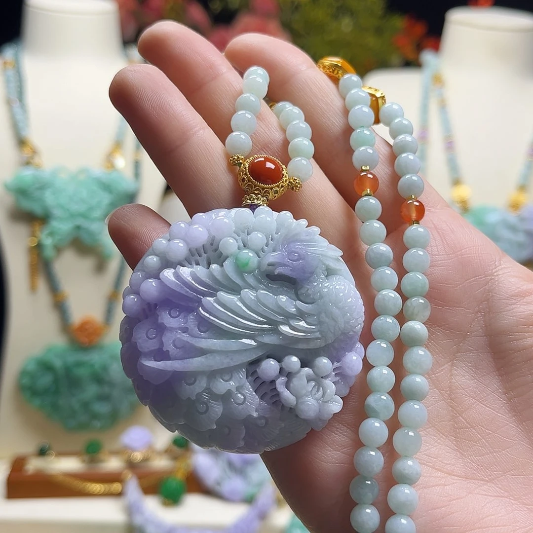 翡翠颈饰未镶嵌凤凰牡丹