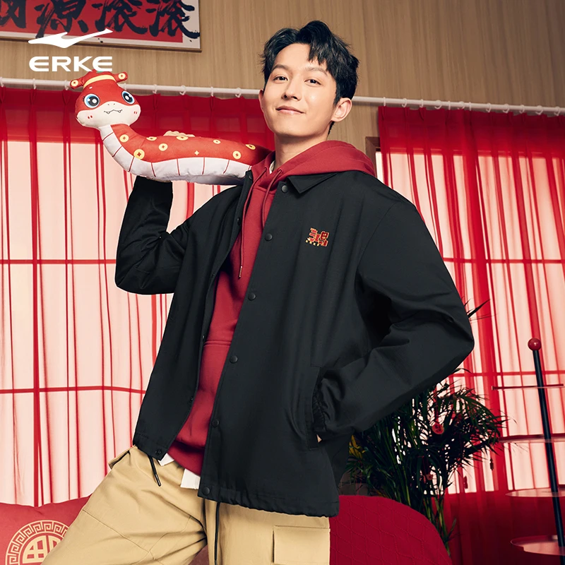 防泼水丨鸿星尔克2025蛇年男子外套户外运动百搭夹克