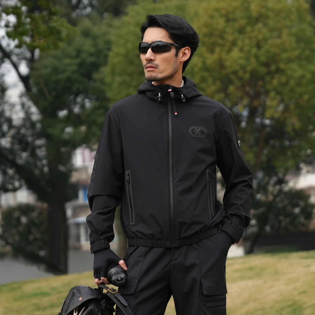 2025春季男款款户外时尚夹克连帽男士运动休闲冲锋衣防风25W8883