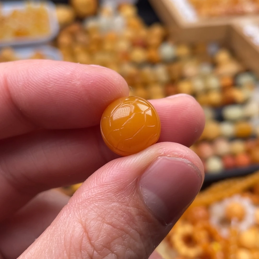 石英质玉（缅黄）颈饰未镶嵌星*