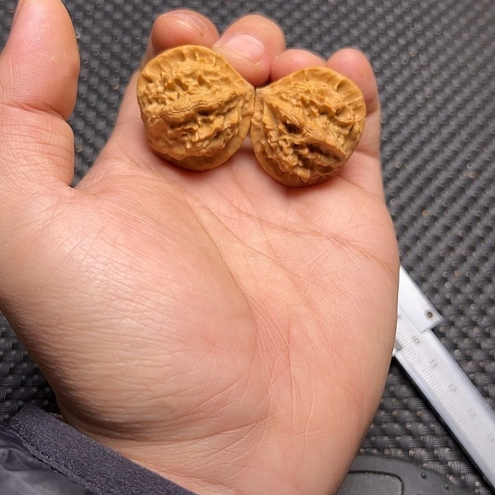 文玩核桃吊坠小蝴蝶