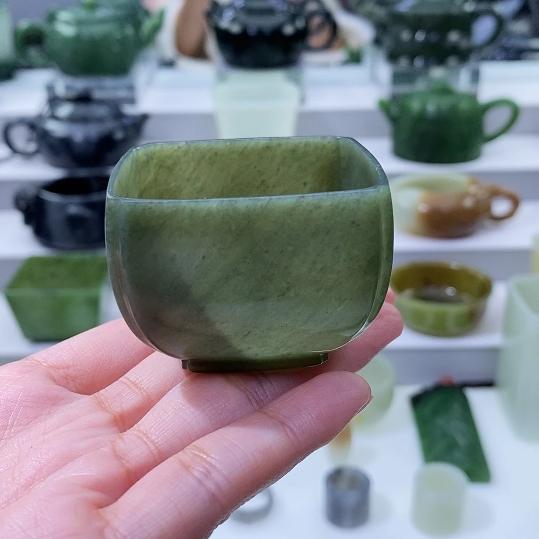 和田玉未镶嵌挂件杯子微瑕