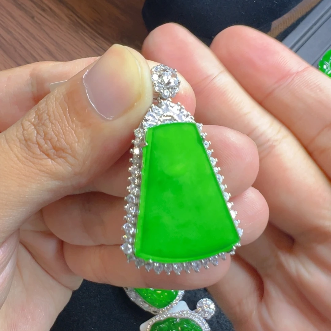 翡翠银S925镶嵌颈饰