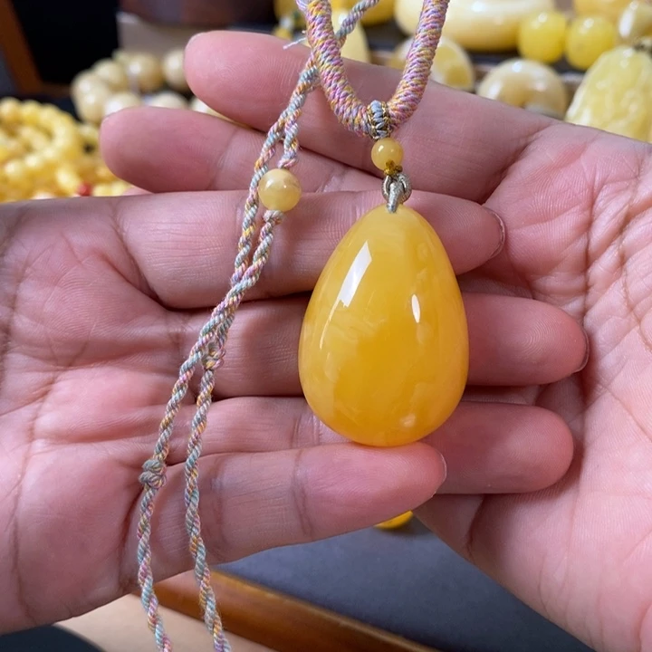 未镶嵌琥珀裸石水滴