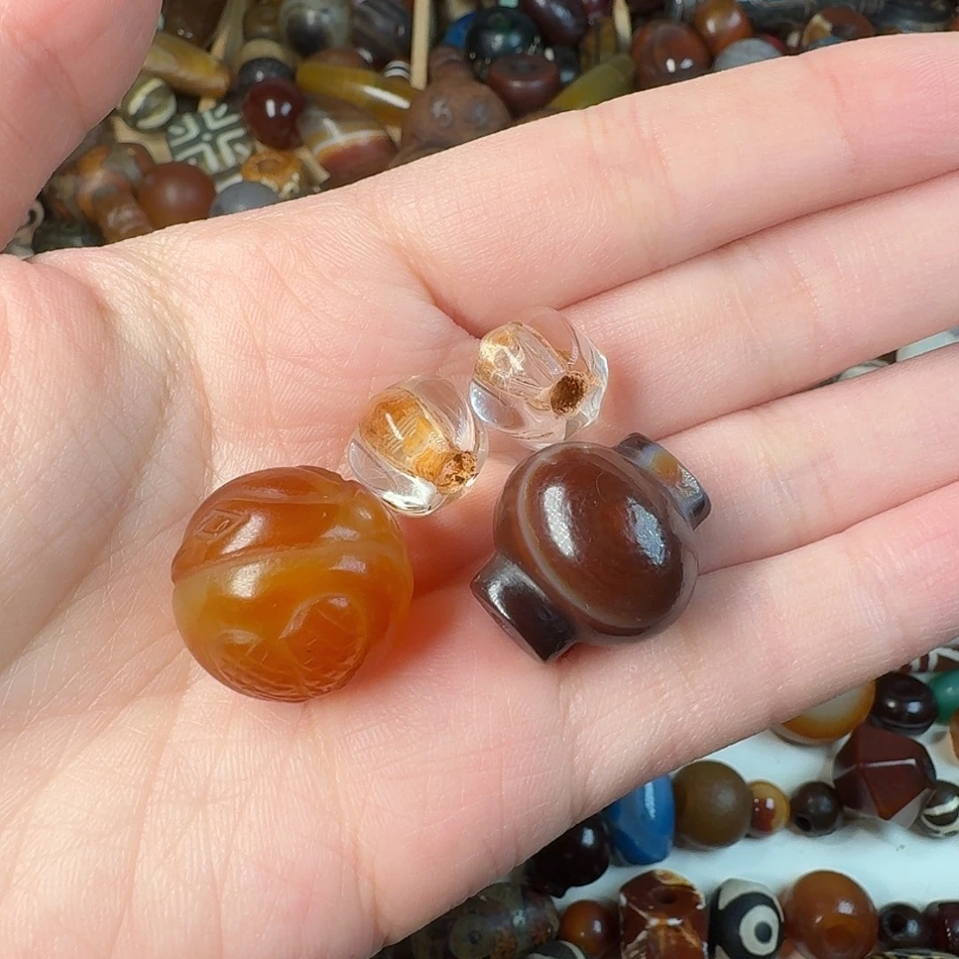 飞***扬玛瑙/玉髓未镶嵌满30包邮，除偏远地区