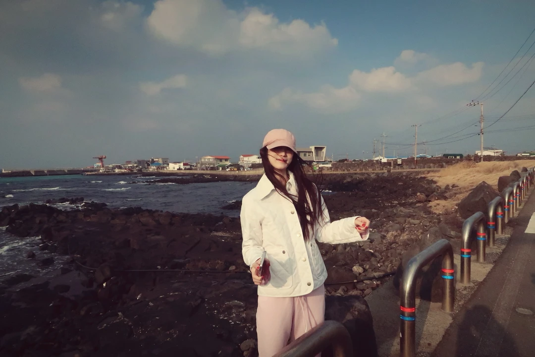 金饺子【小宝夹克】 春季新款皮领拼粉色小格经典好穿外套