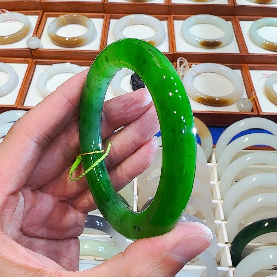 和田玉手镯未镶嵌猕猴桃胖圆俄碧57 58 59