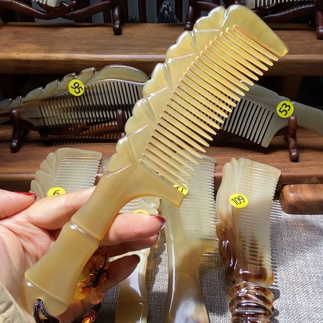 138 枫叶牛角梳牛角梳